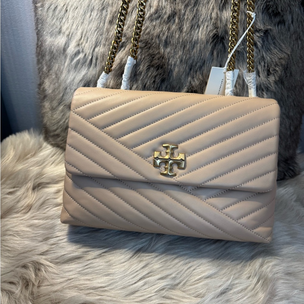 Tory Burch Kira Convertible Quilted Shoulder Bag - Picture 15 of 16